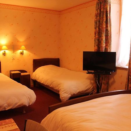 Hotel Le Commerce ミルポワ エクステリア 写真