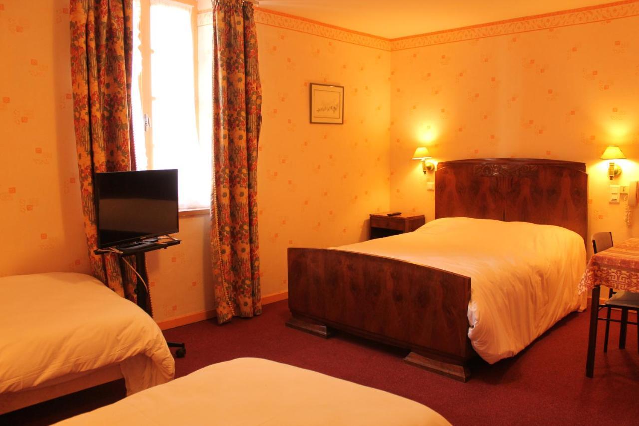 Hotel Le Commerce ミルポワ エクステリア 写真