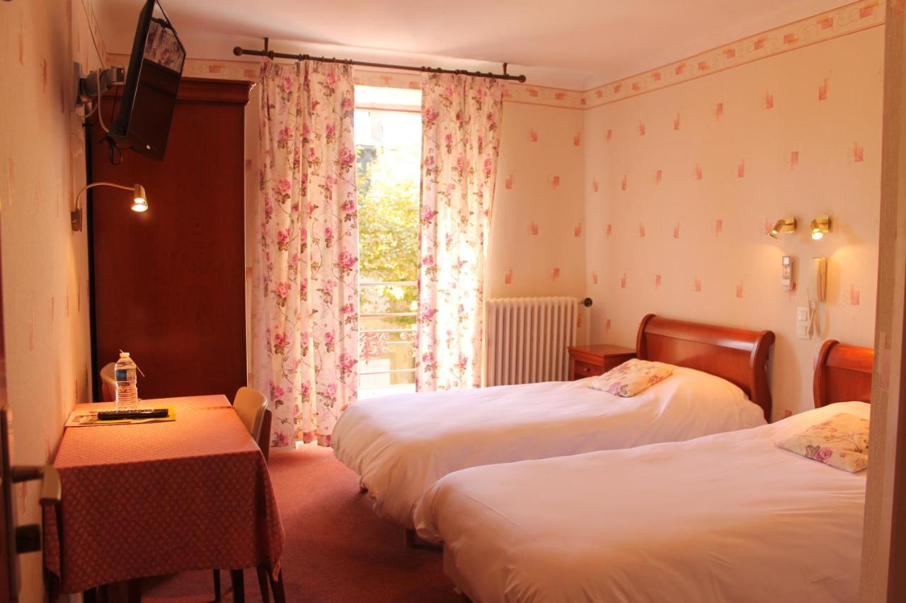Hotel Le Commerce ミルポワ エクステリア 写真