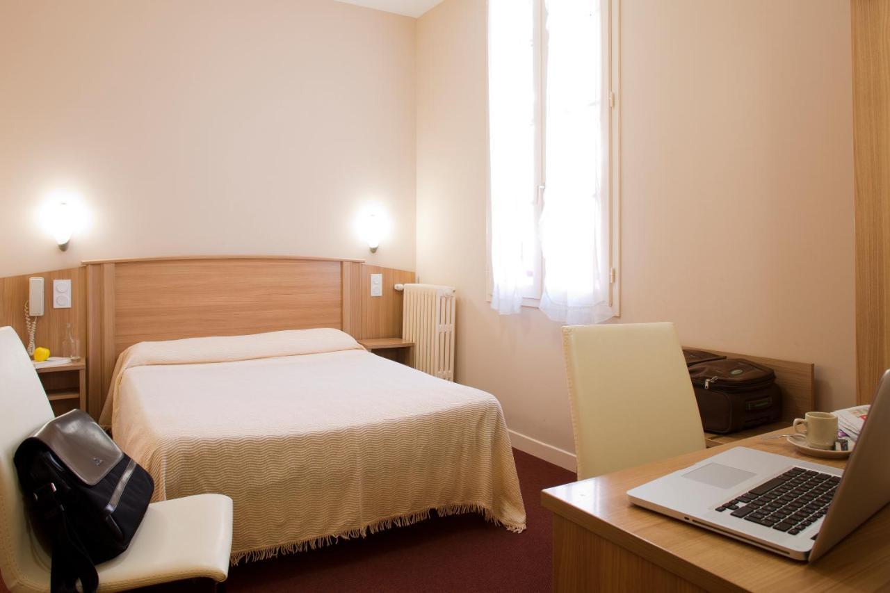 Hotel Le Commerce ミルポワ エクステリア 写真