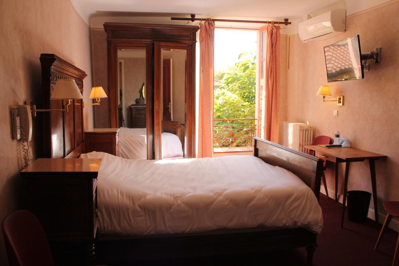 Hotel Le Commerce ミルポワ エクステリア 写真