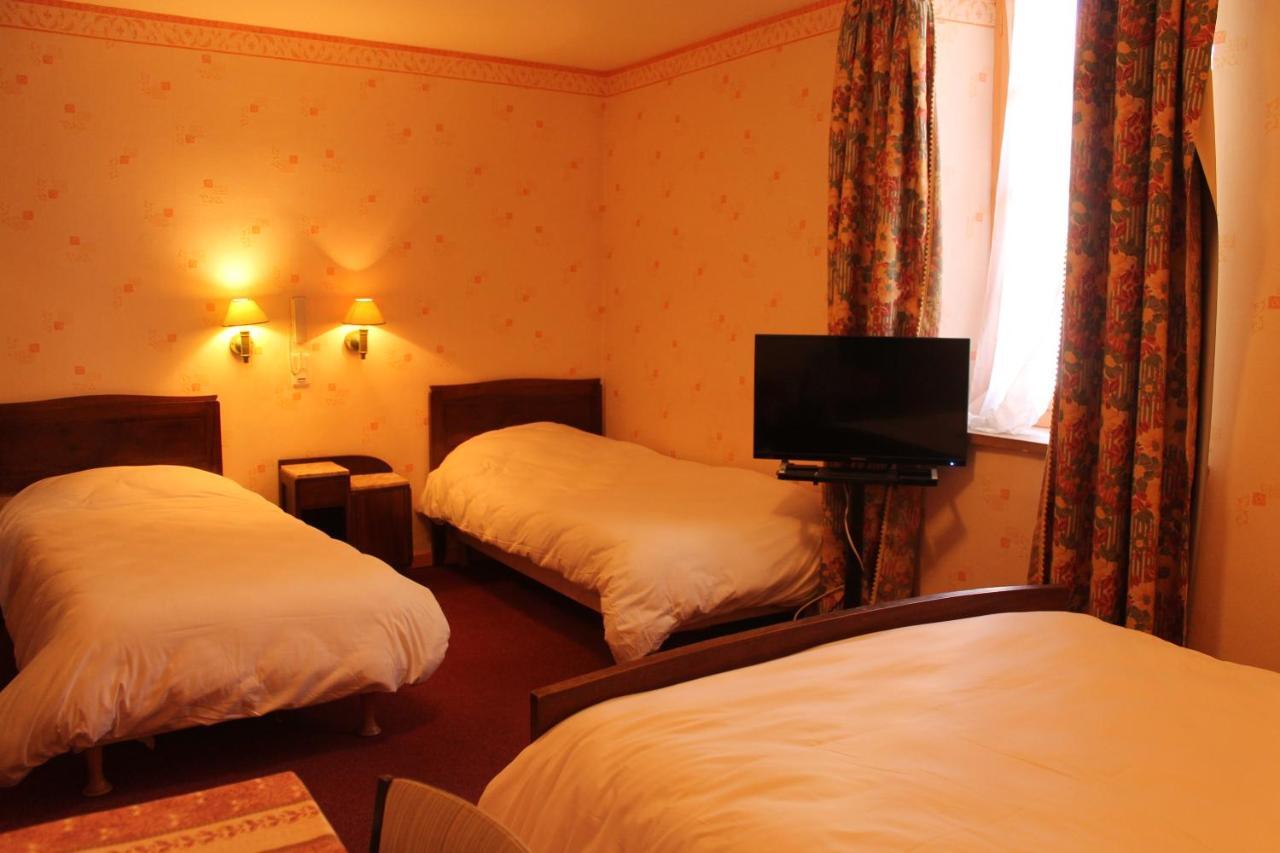 Hotel Le Commerce ミルポワ エクステリア 写真
